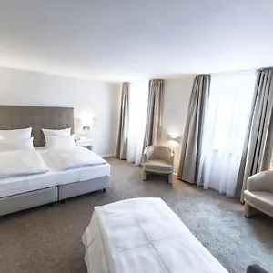 Отель Bayerischer Hof, Китцинген